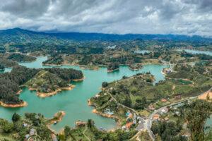 Discover Colombia’s Hidden Gem: Piedra El Peñol and Charming Guatapé – Your Ultimate Travel Inspiration