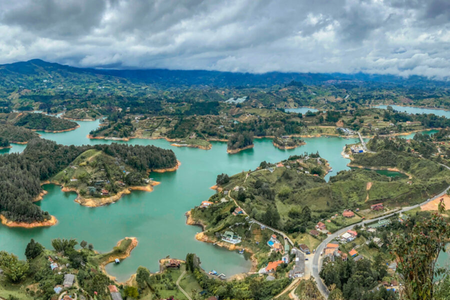 Discover Colombia’s Hidden Gem: Piedra El Peñol and Charming Guatapé – Your Ultimate Travel Inspiration