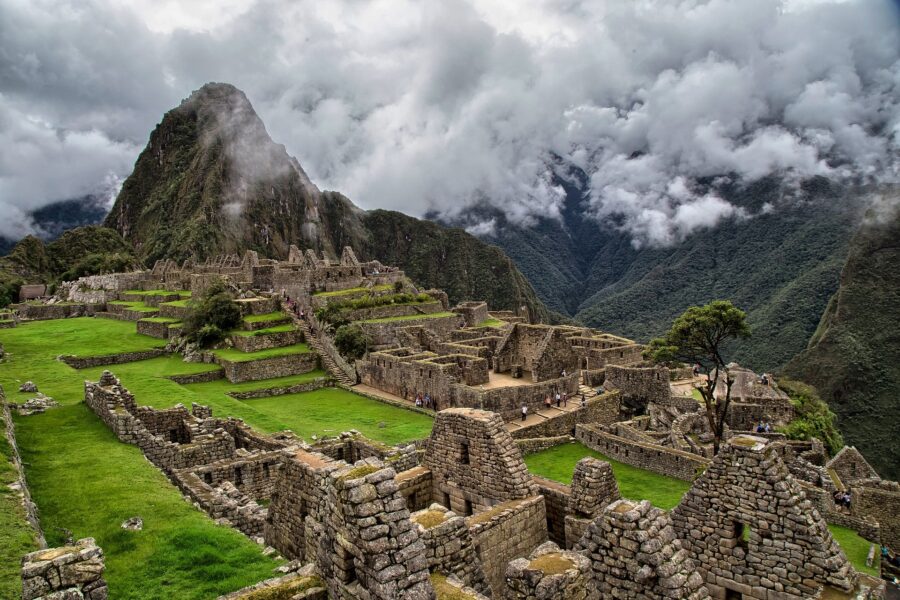 Discovering the Mystical Inca Trail to Machu Picchu: A Comprehensive Guide