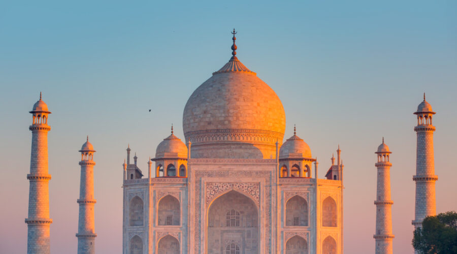 Timeless Beauty of the Taj Mahal: A Journey to the Heart of India’s Eternal Love Story