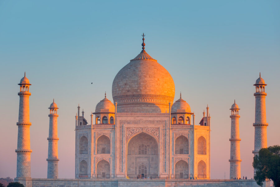 Timeless Beauty of the Taj Mahal: A Journey to the Heart of India’s Eternal Love Story